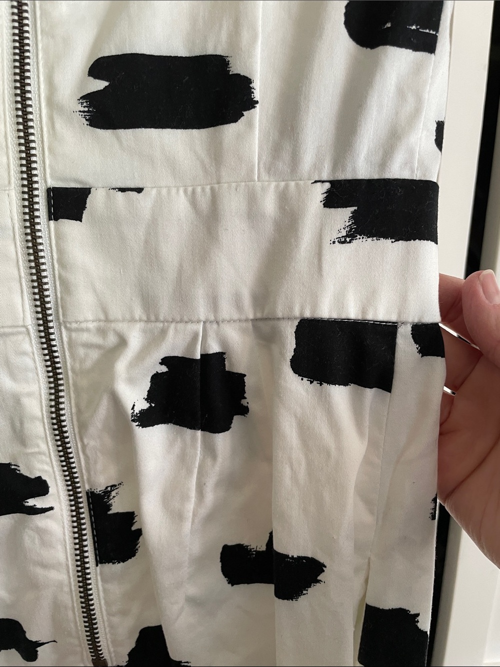 French Connection- Black & White Brushstroke Short Sleeve Dress - Picture 4 of 11
